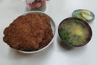 埼玉秩父わらじカツ丼.jpg