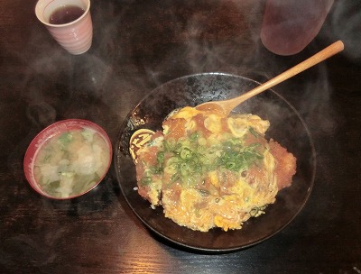 大阪長居末富カツ丼.jpg